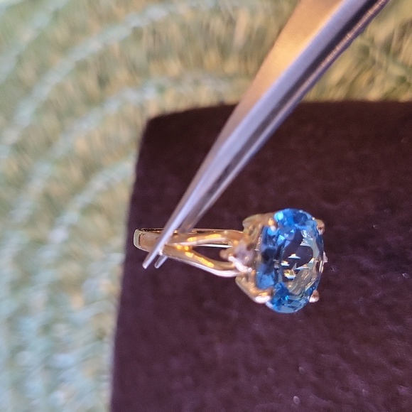 Town & Country Natural Blue Topaz and diamond ring, size 5, Oval shape, yellow - Picture 5 of 5